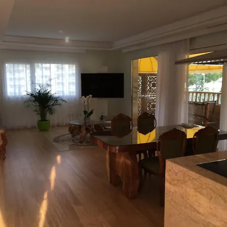 Luxury Modern Fenals